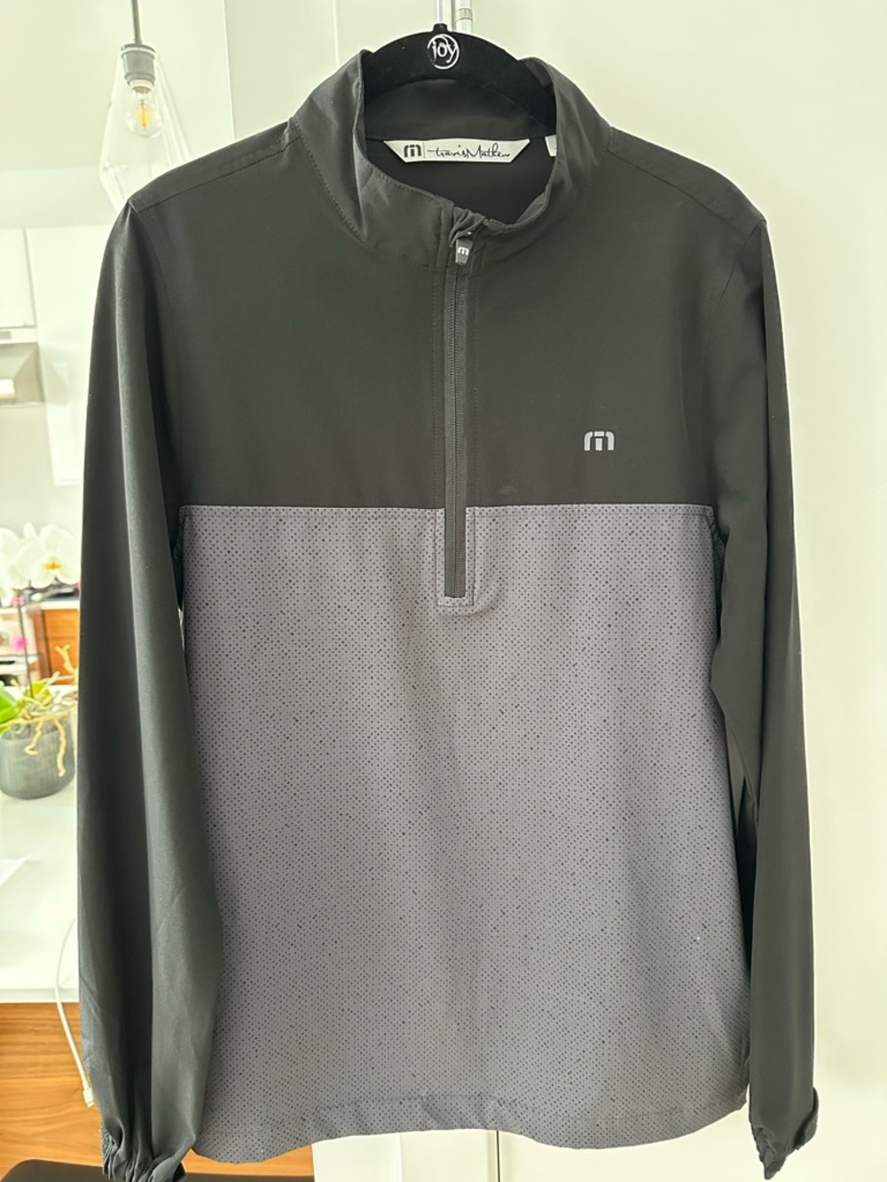 Travis Mathew Men’s Two-Tone Quarter-Zip Performance Jacket - Black/Gray